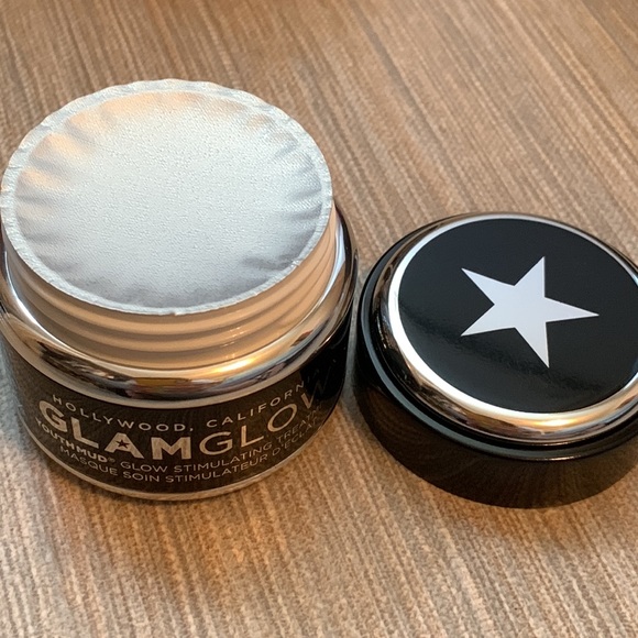 GLAMGLOW YOUTHMUD Glow Stimulating & Exfoliating Treatment Mask - Picture 5 of 5